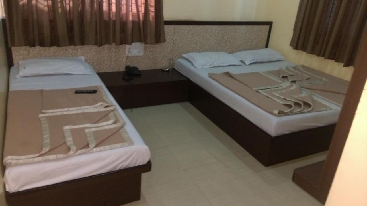 Sai Niwas Hotel Shirdi Eksteriør billede