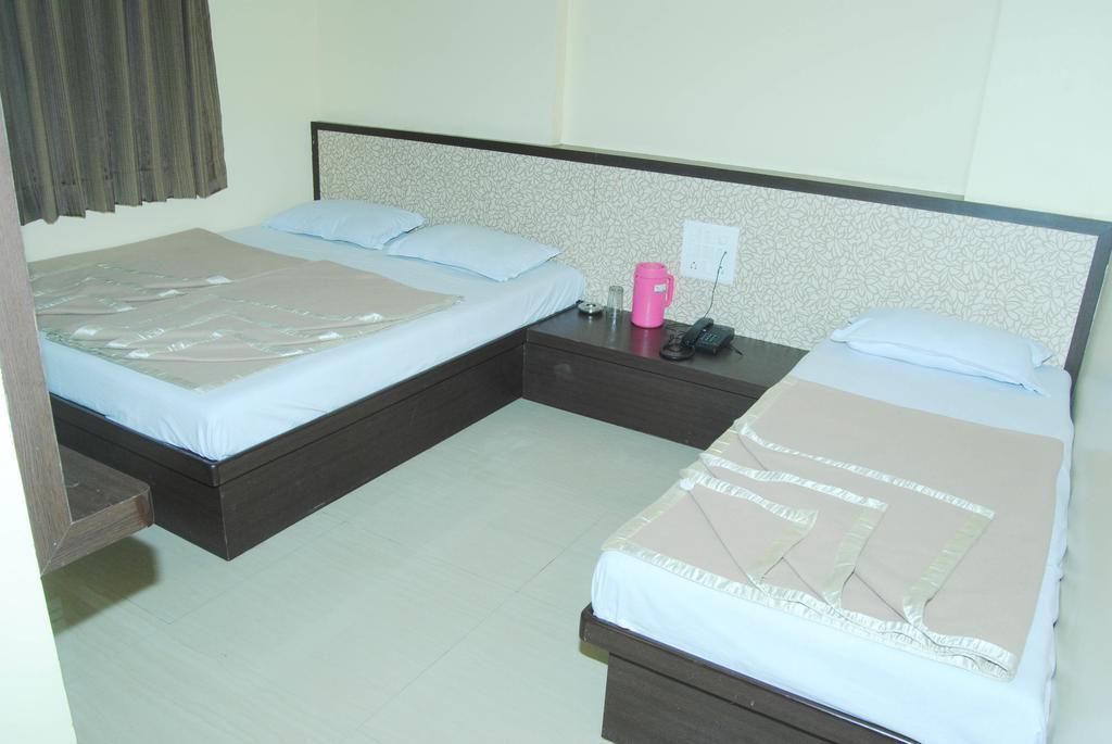 Sai Niwas Hotel Shirdi Eksteriør billede