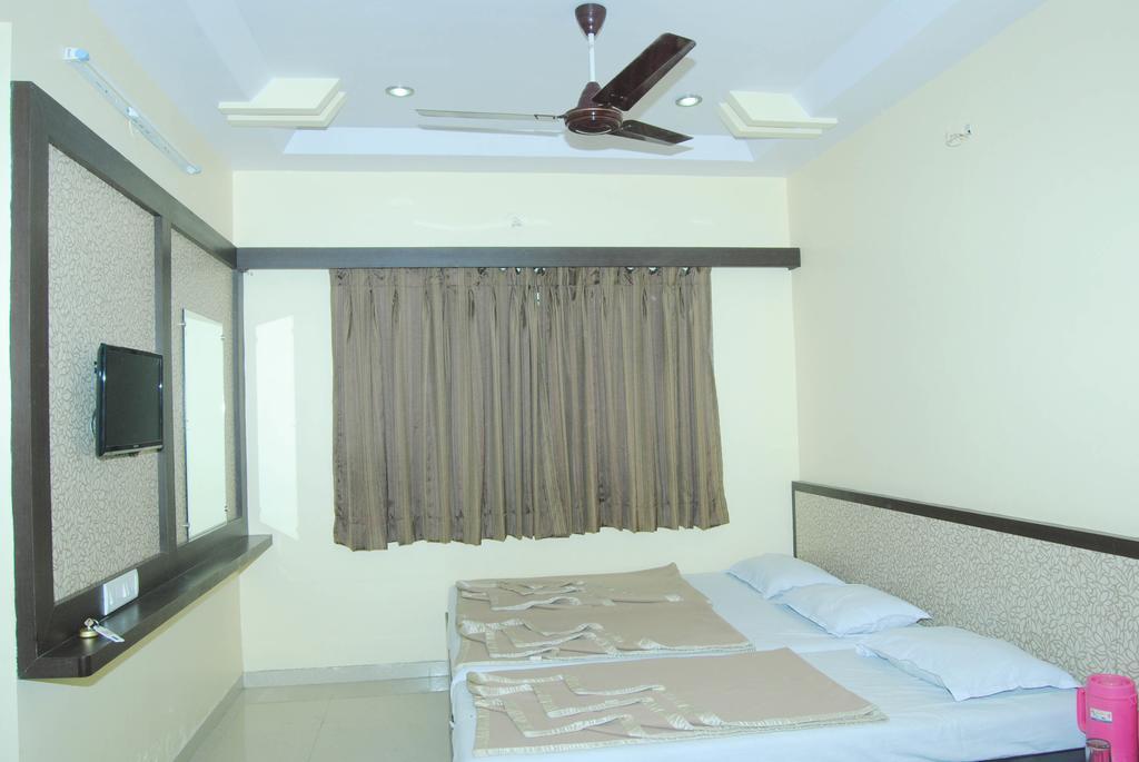 Sai Niwas Hotel Shirdi Eksteriør billede