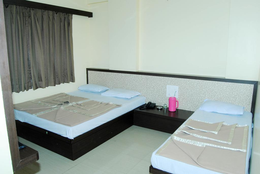 Sai Niwas Hotel Shirdi Eksteriør billede